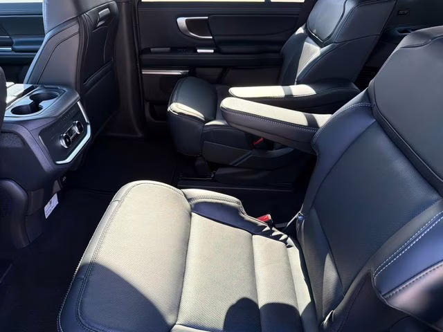 2026 White Metallic Ford Expedition Platinum 4X4 SUV