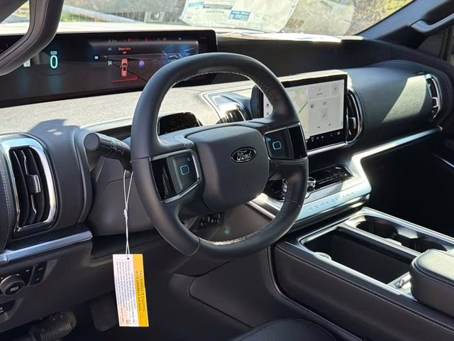 2026 White Metallic Ford Expedition Platinum 4X4 SUV