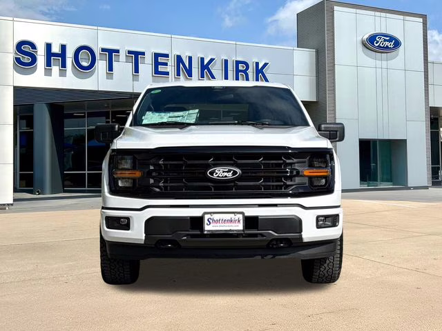 2026 Oxford White Ford F-150 XLT 4X4 Truck