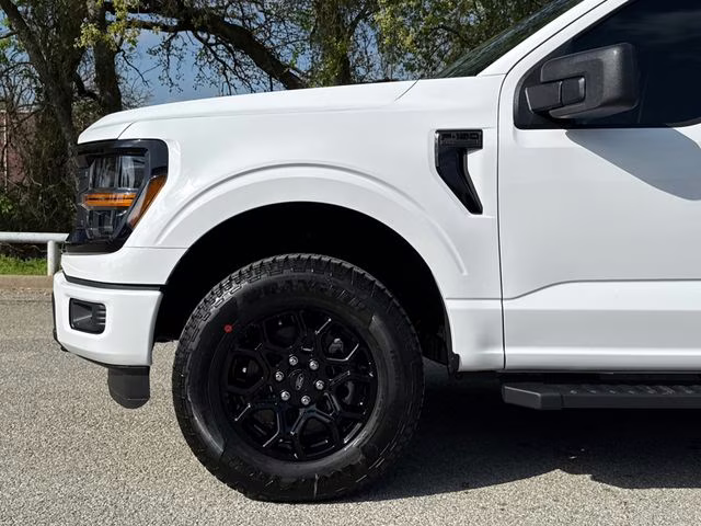 2026 Oxford White Ford F-150 XLT 4X4 Truck