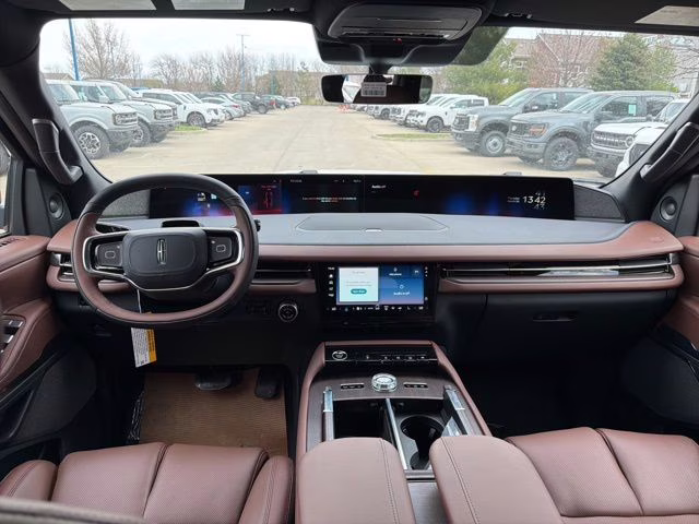 2026 Crystal White Metallic Clearcoat Lincoln Navigator Reserve 4X4 SUV