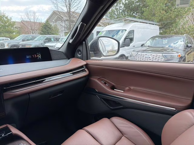 2026 Crystal White Metallic Clearcoat Lincoln Navigator Reserve 4X4 SUV