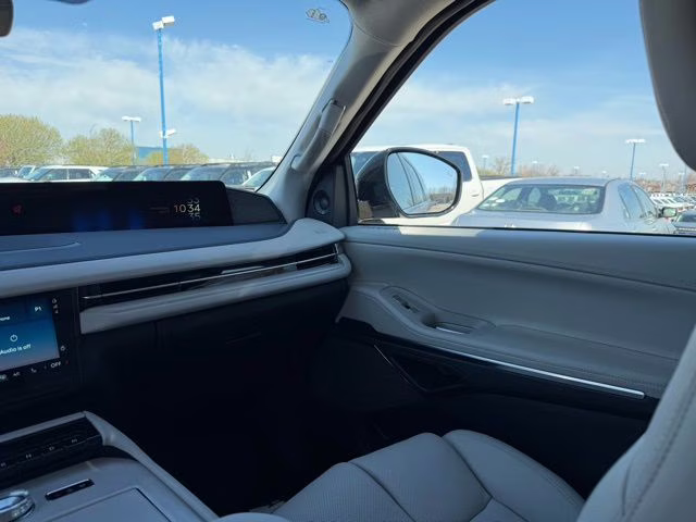 2026 Star White Metallic Tri-Coat Lincoln Navigator L Reserve 4X4 SUV