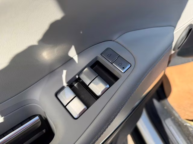 2026 Star White Metallic Tri-Coat Lincoln Navigator L Reserve 4X4 SUV