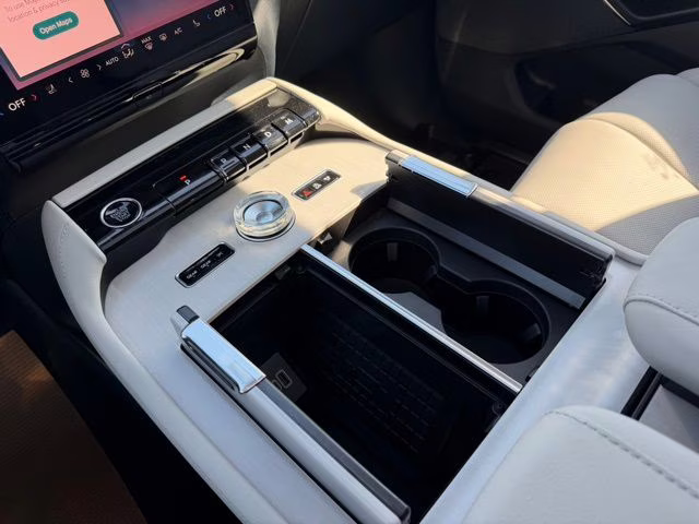 2026 Star White Metallic Tri-Coat Lincoln Navigator L Reserve 4X4 SUV