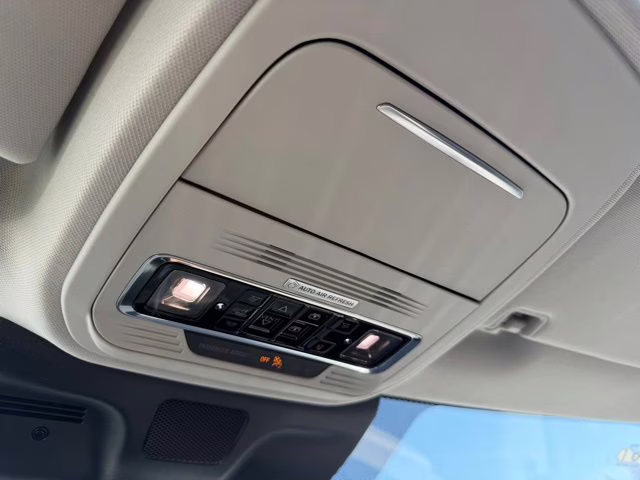 2026 Star White Metallic Tri-Coat Lincoln Navigator L Reserve 4X4 SUV