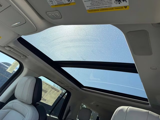 2026 Star White Metallic Tri-Coat Lincoln Navigator L Reserve 4X4 SUV