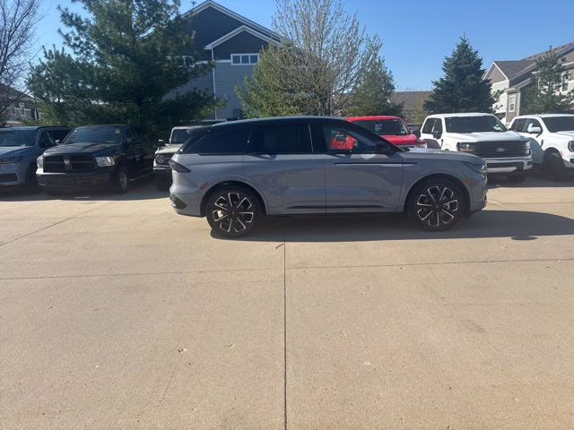 2026 Gray Matter Metallic Clearcoat Lincoln Nautilus Reserve AWD SUV