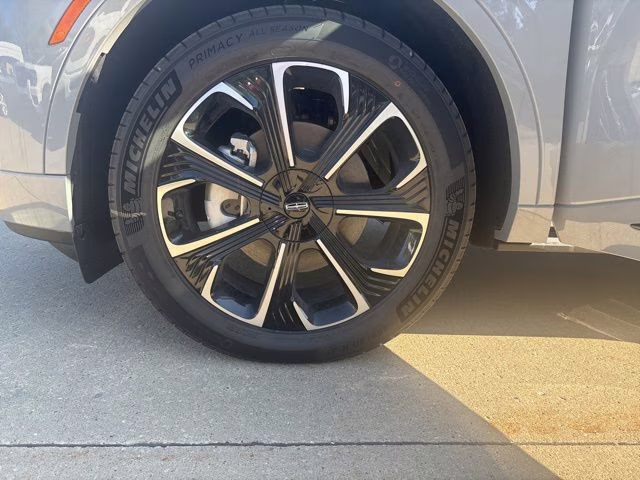 2026 Gray Matter Metallic Clearcoat Lincoln Nautilus Reserve AWD SUV