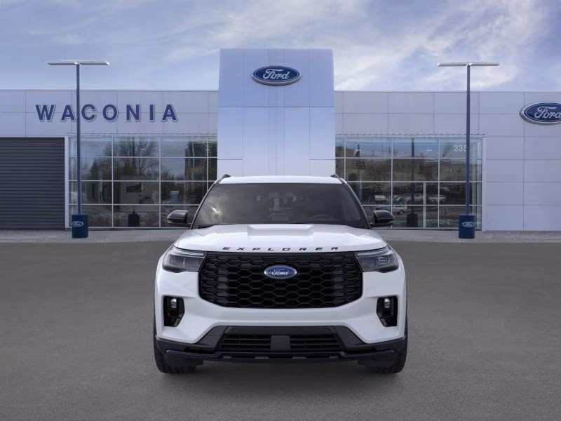 2026 Space White Metallic Ford Explorer ST-Line 4X4 SUV