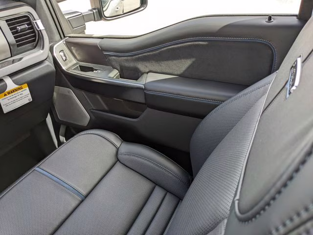 2026 Avalanche Ford Super Duty F-250 SRW Platinum 4X4 Truck