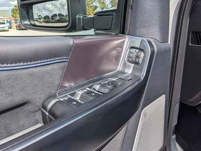 2026 Avalanche Ford Super Duty F-250 SRW Platinum 4X4 Truck