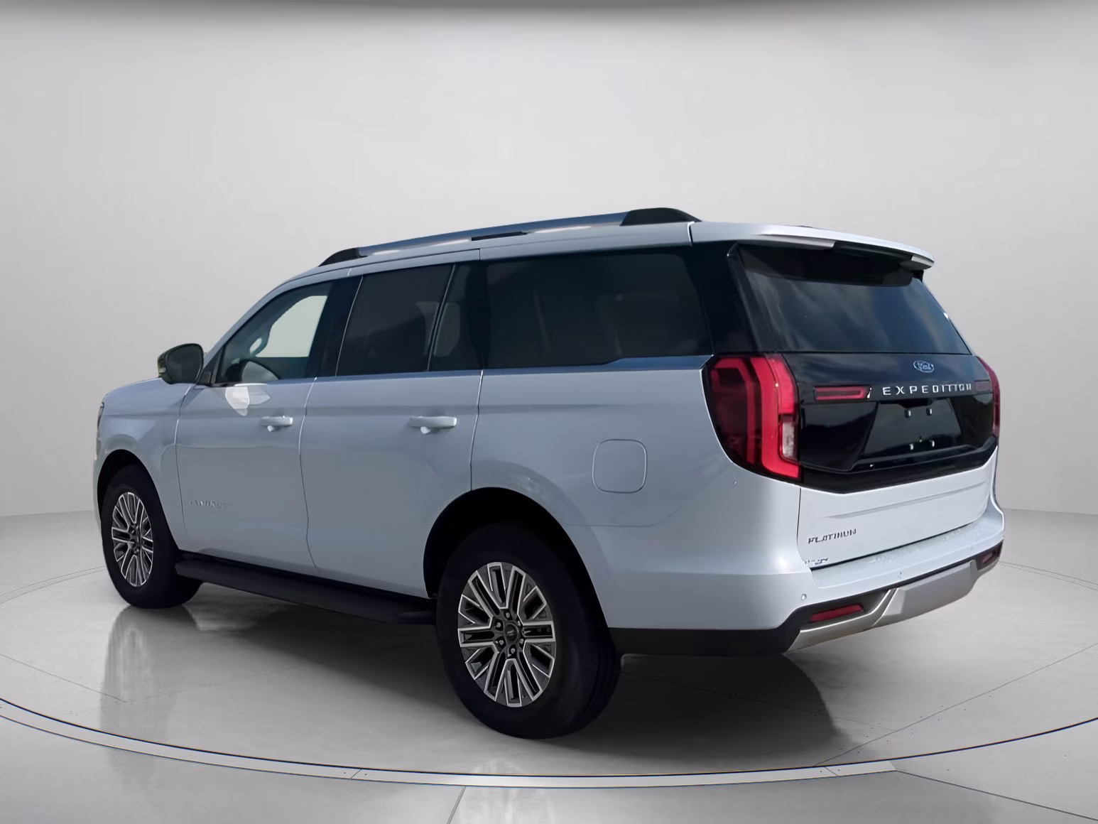 2026 Space Silver Metallic Ford Expedition Platinum 4X4 SUV