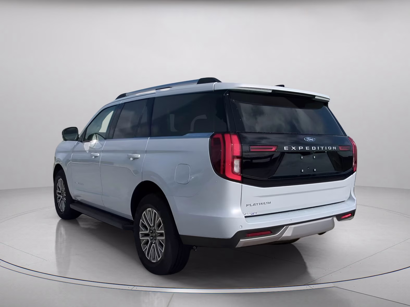 2026 Space Silver Metallic Ford Expedition Platinum 4X4 SUV