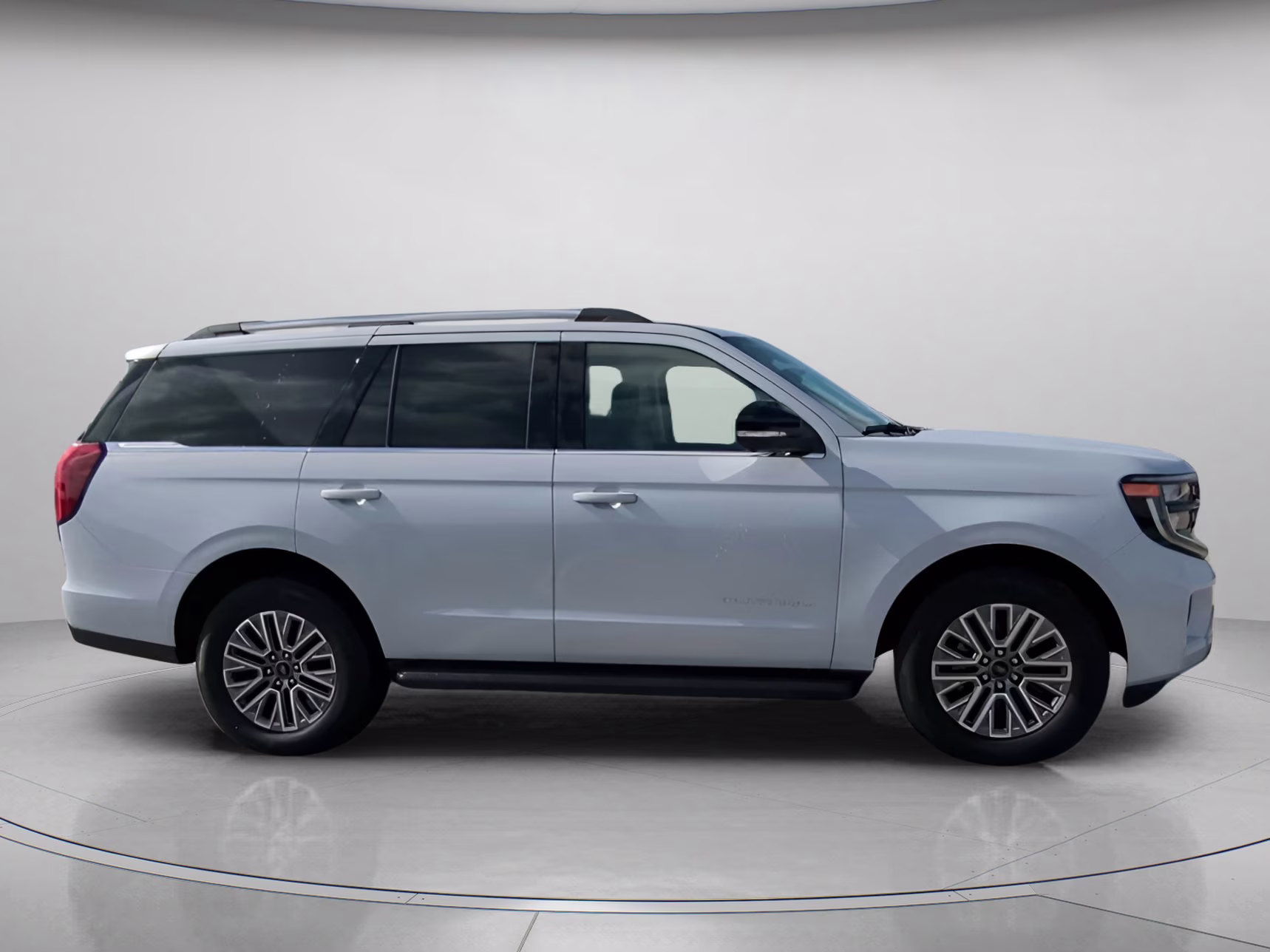 2026 Space Silver Metallic Ford Expedition Platinum 4X4 SUV