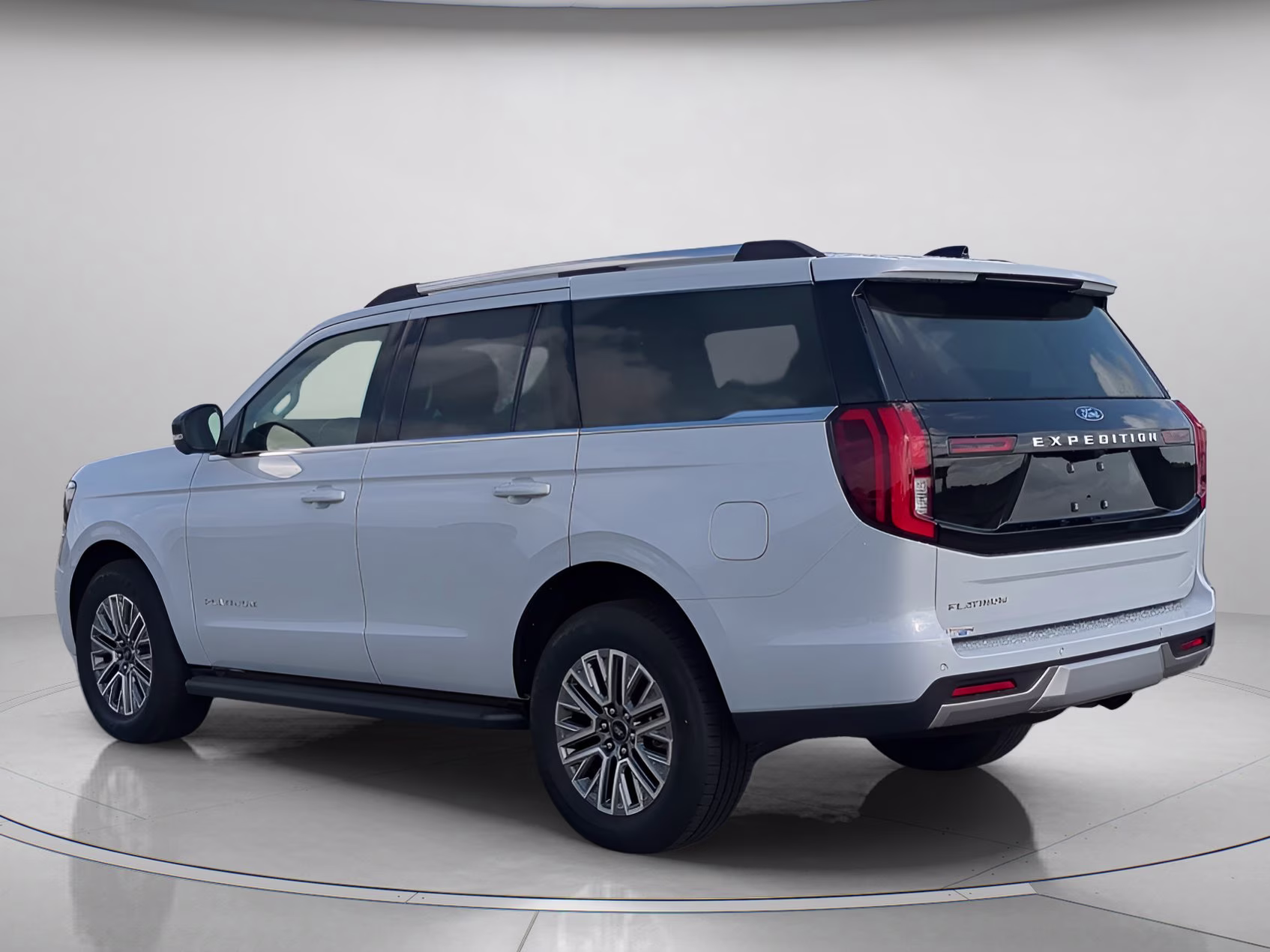 2026 Space Silver Metallic Ford Expedition Platinum 4X4 SUV