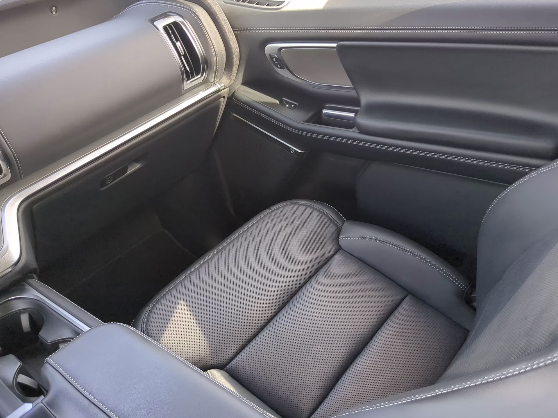 2026 Space Silver Metallic Ford Expedition Platinum 4X4 SUV