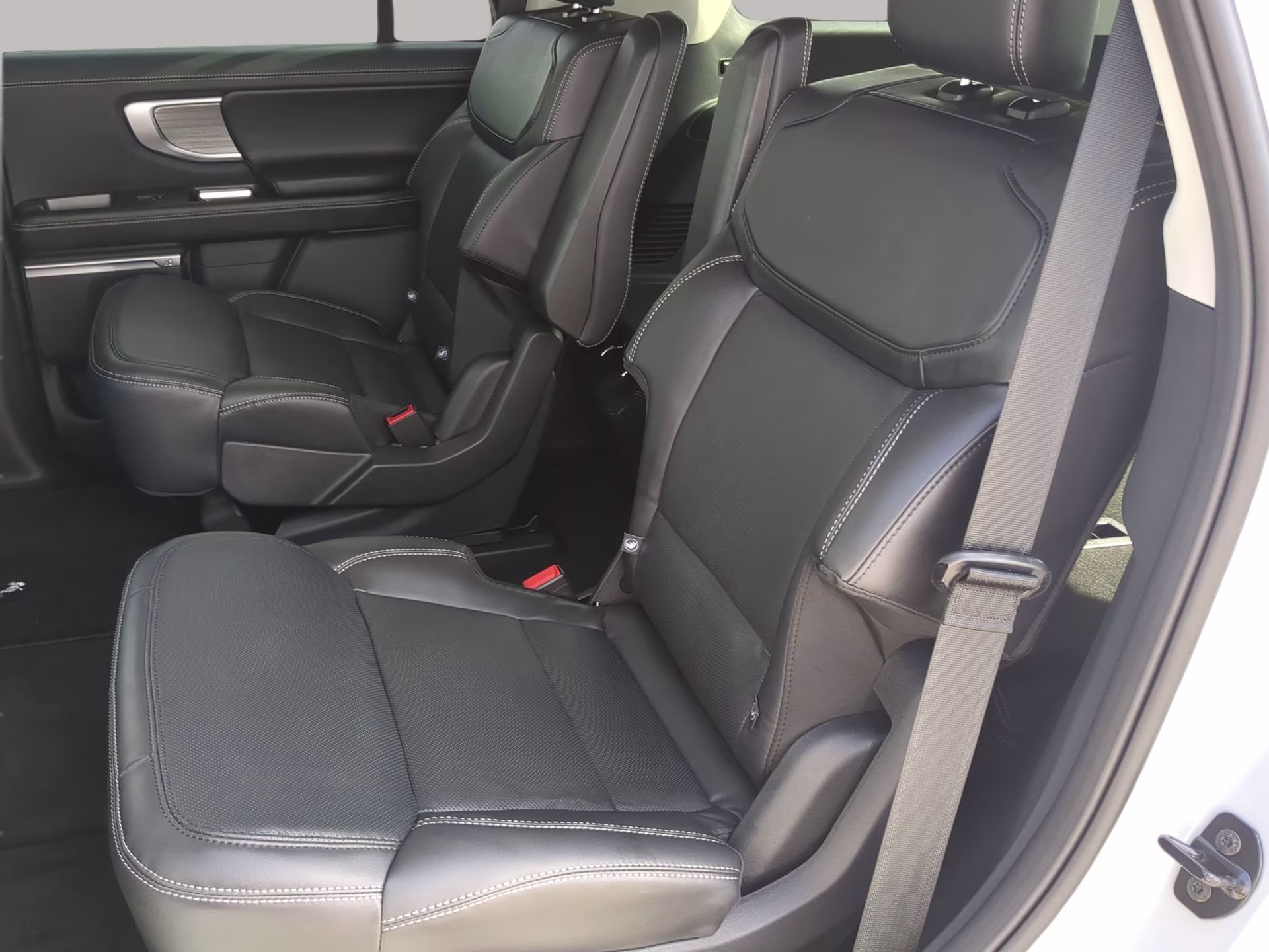 2026 Space Silver Metallic Ford Expedition Platinum 4X4 SUV