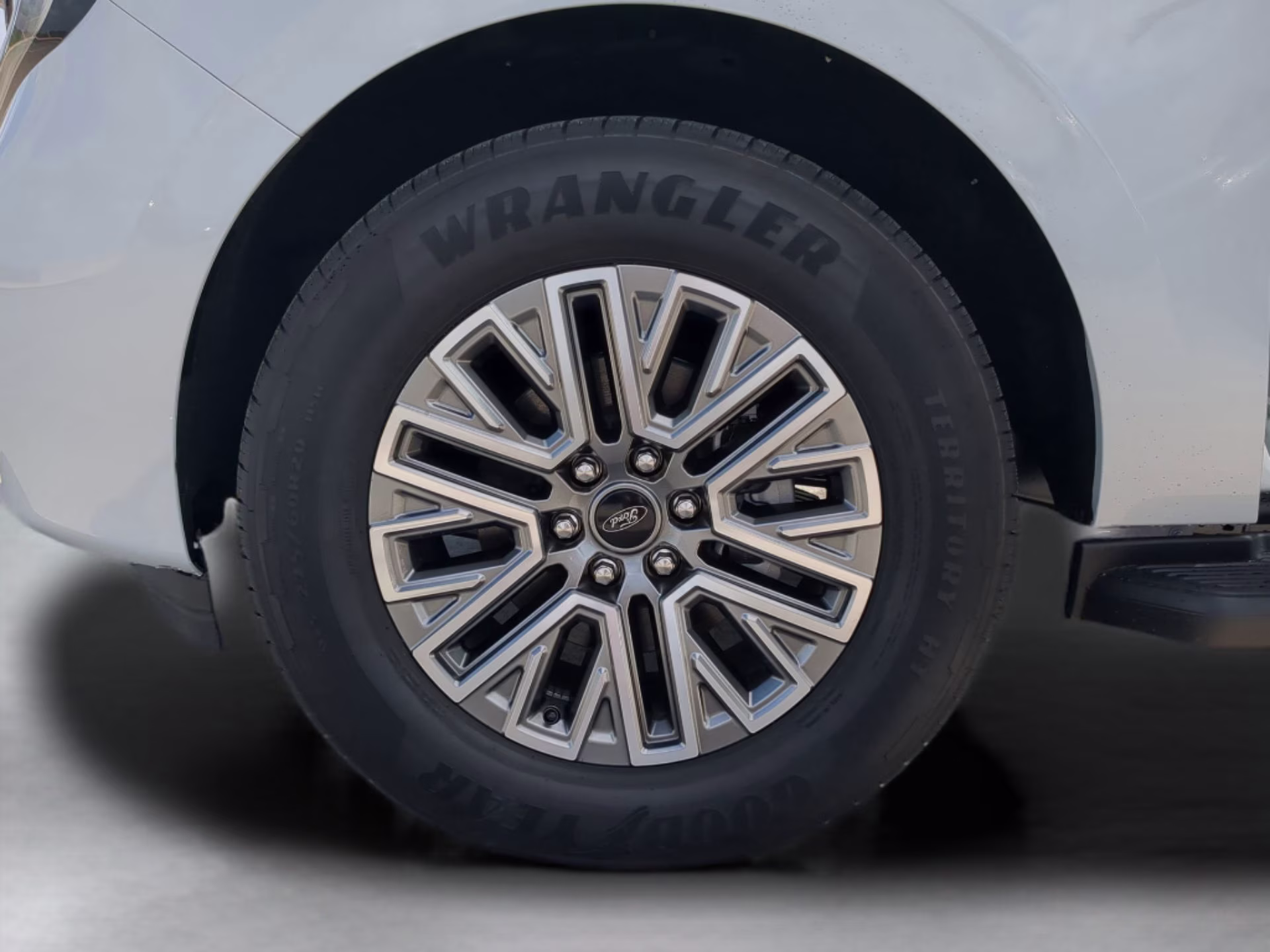 2026 Space Silver Metallic Ford Expedition Platinum 4X4 SUV