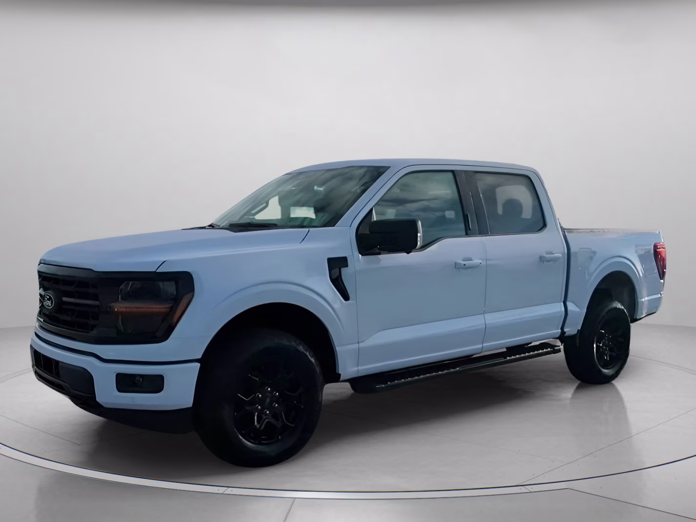 2026 Oxford White Ford F-150 XLT Crew Cab Pickup 4X4 Truck