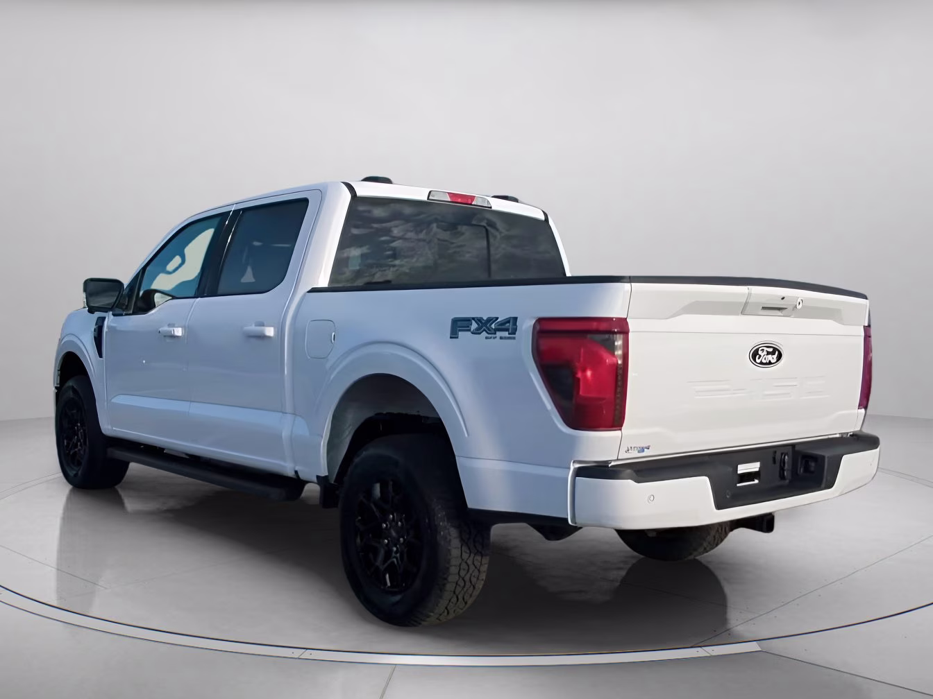2026 Oxford White Ford F-150 XLT Crew Cab Pickup 4X4 Truck