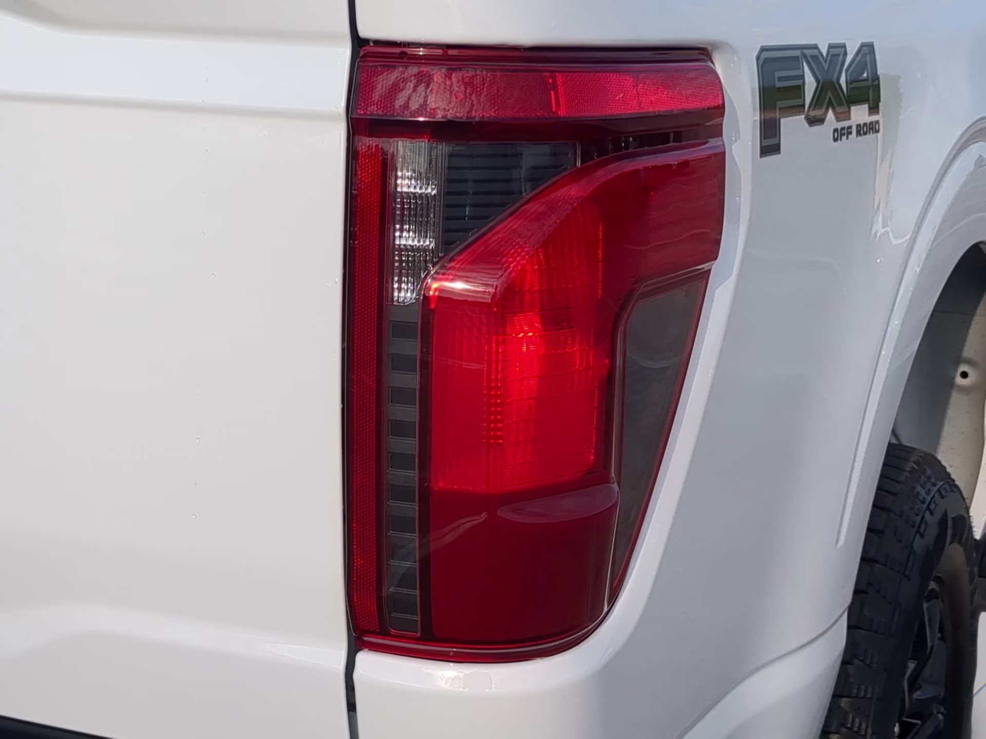 2026 Oxford White Ford F-150 XLT Crew Cab Pickup 4X4 Truck