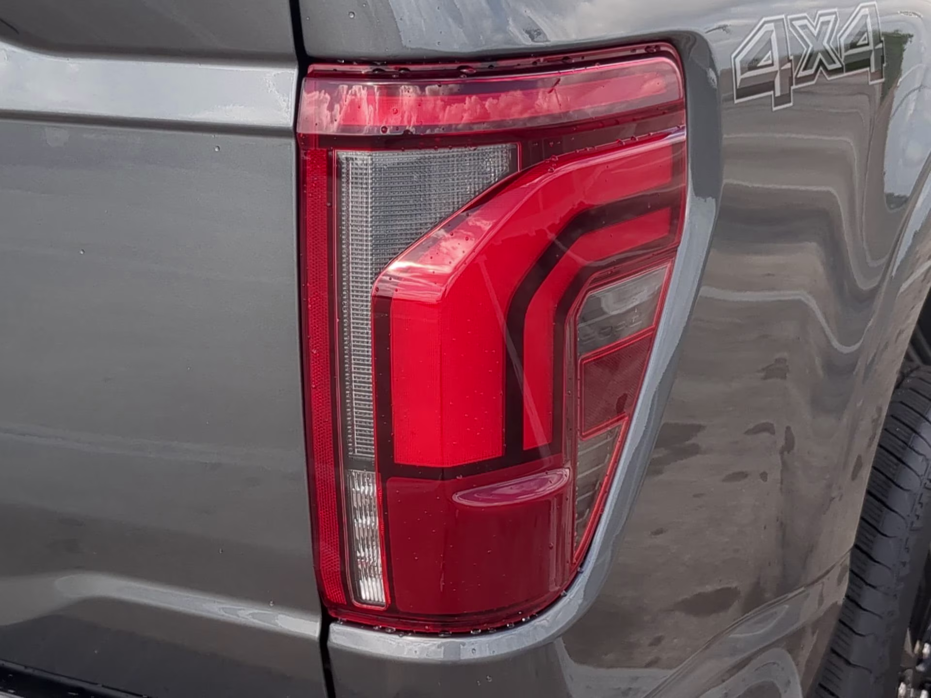 2026 Carbonized Gray Metallic Ford F-150 LARIAT Crew Cab Pickup 4X4 Truck