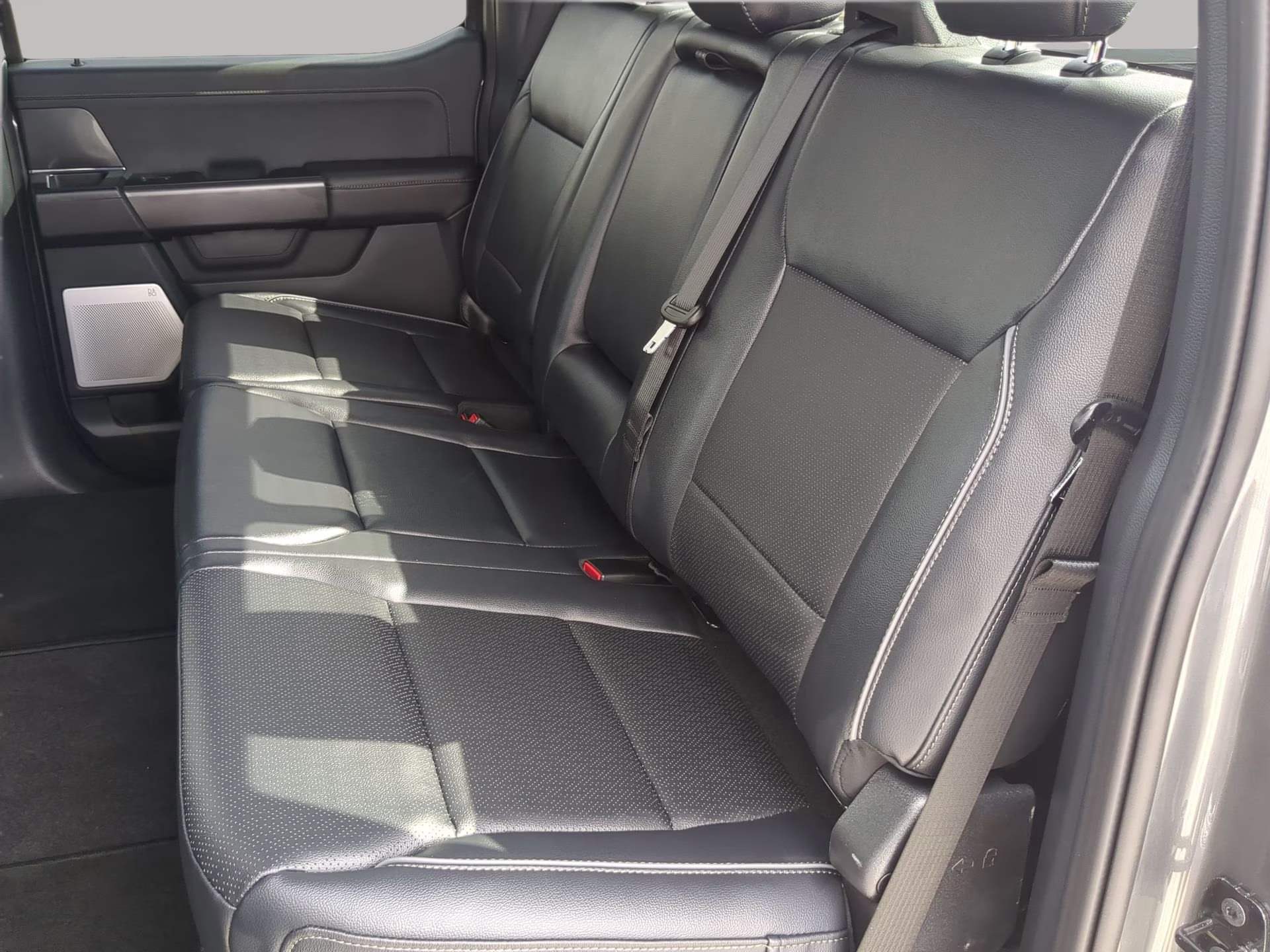 2026 Carbonized Gray Metallic Ford F-150 LARIAT Crew Cab Pickup 4X4 Truck