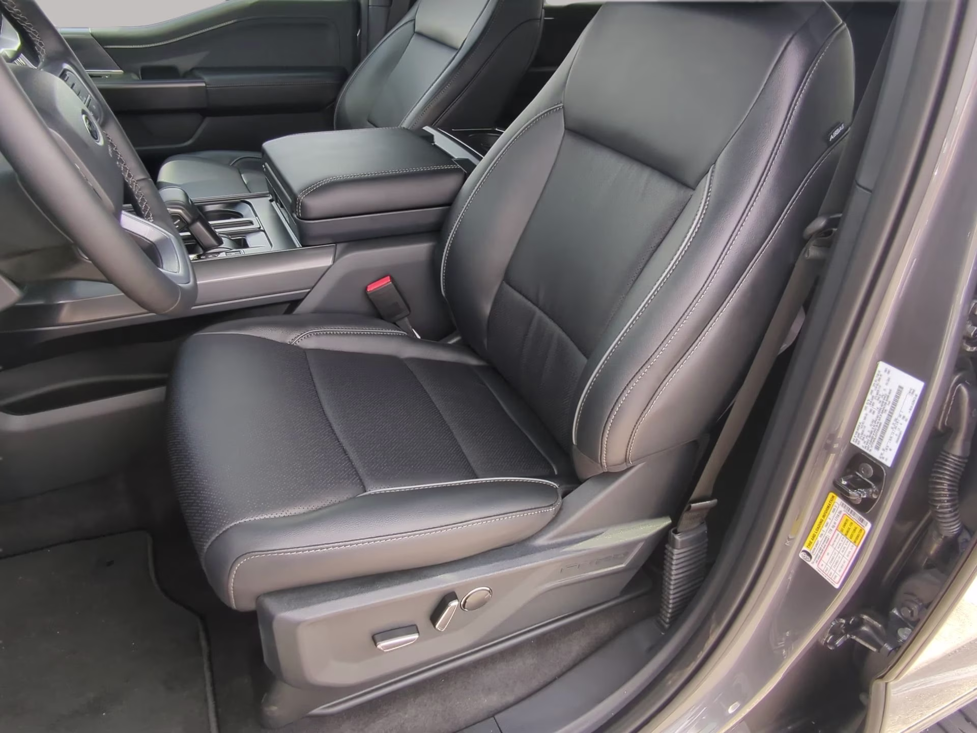 2026 Carbonized Gray Metallic Ford F-150 LARIAT Crew Cab Pickup 4X4 Truck