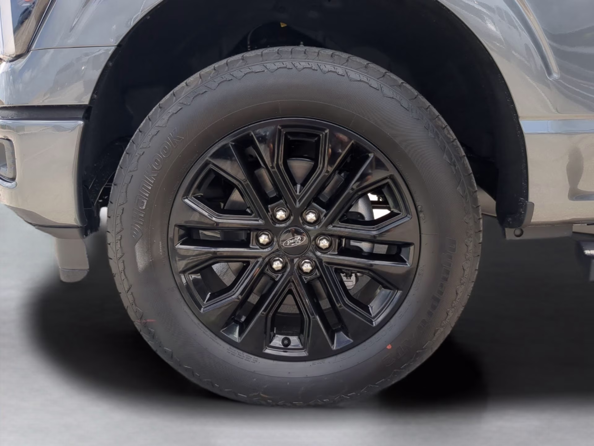 2026 Carbonized Gray Metallic Ford F-150 LARIAT Crew Cab Pickup 4X4 Truck