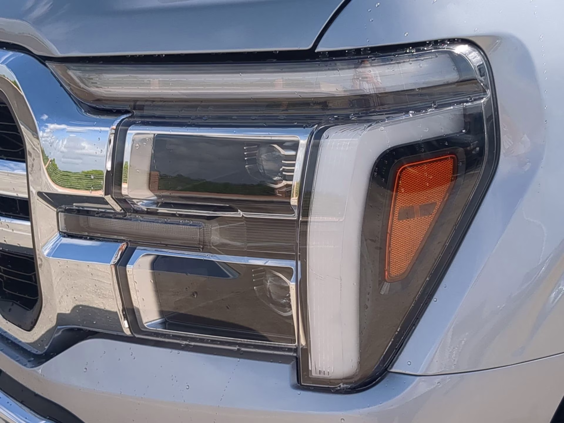 2026 Iconic Silver Metallic Ford F-150 LARIAT Crew Cab Pickup 4X4 Truck