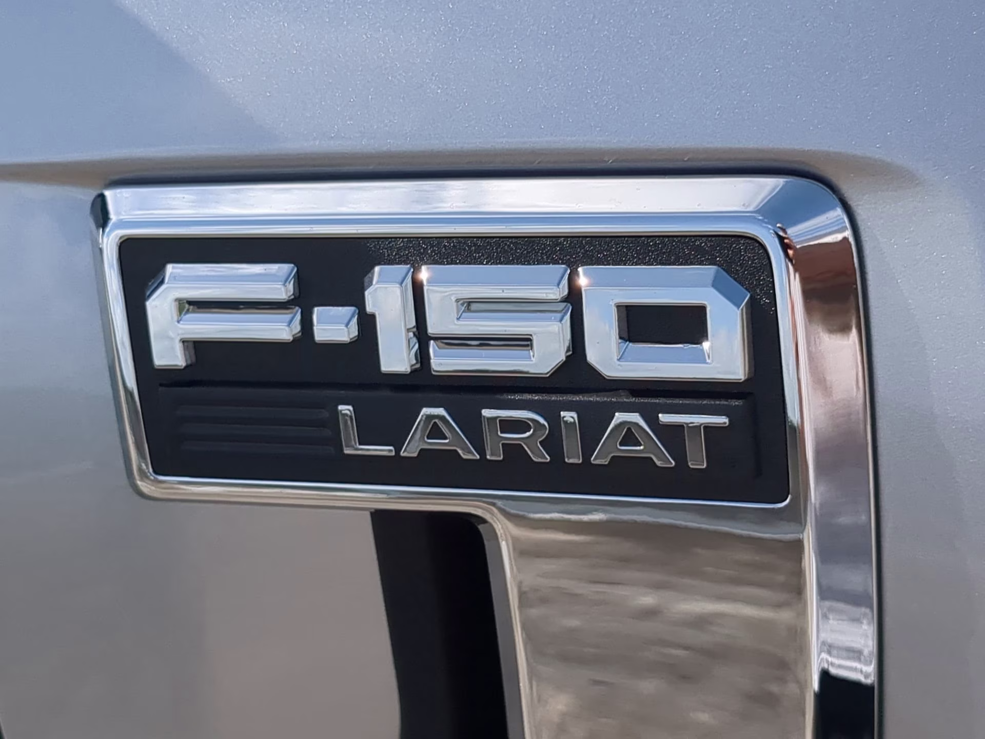 2026 Iconic Silver Metallic Ford F-150 LARIAT Crew Cab Pickup 4X4 Truck