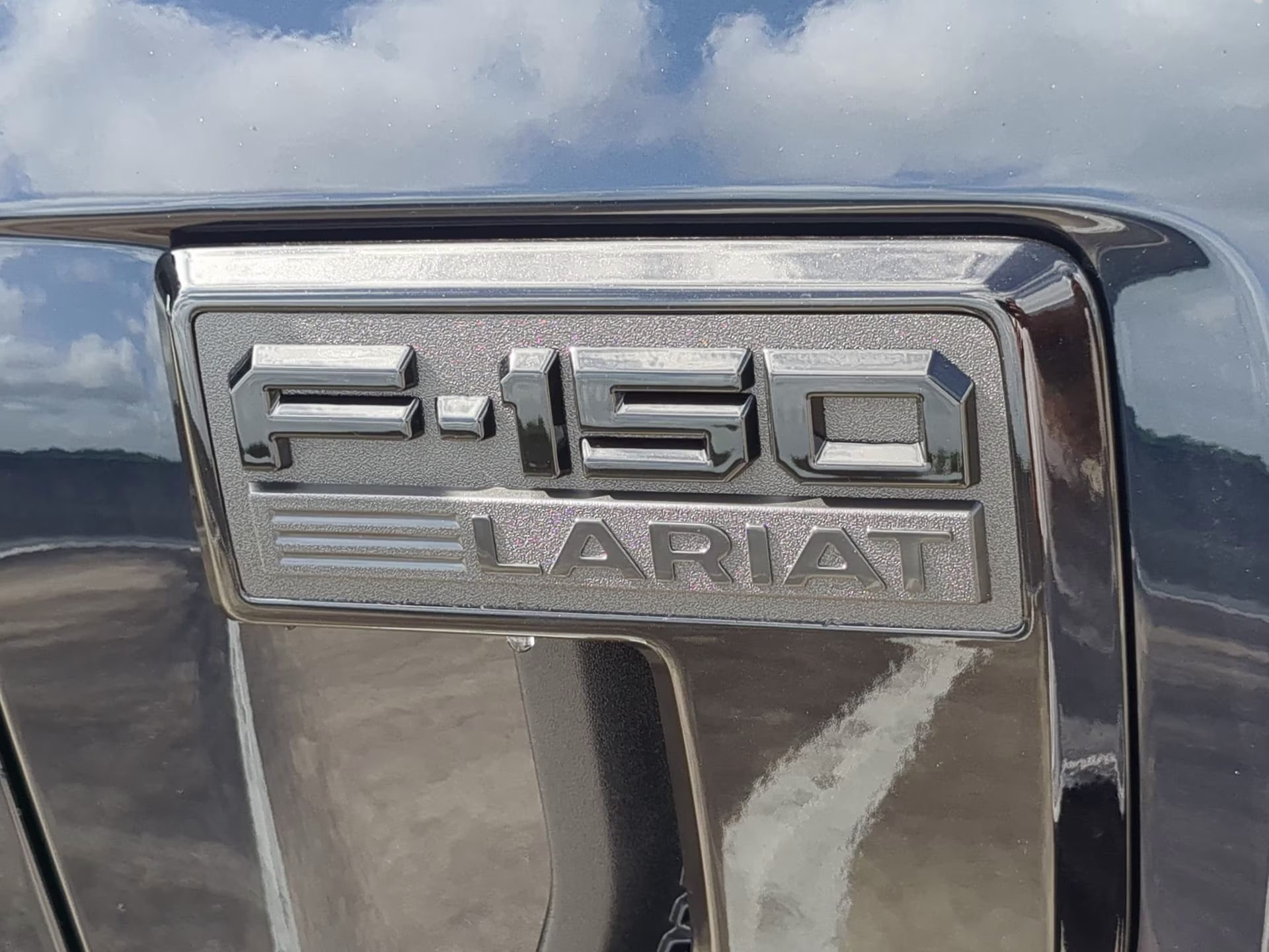 2026 Antimatter Blue Metallic Ford F-150 LARIAT Crew Cab Pickup 4X4 Truck