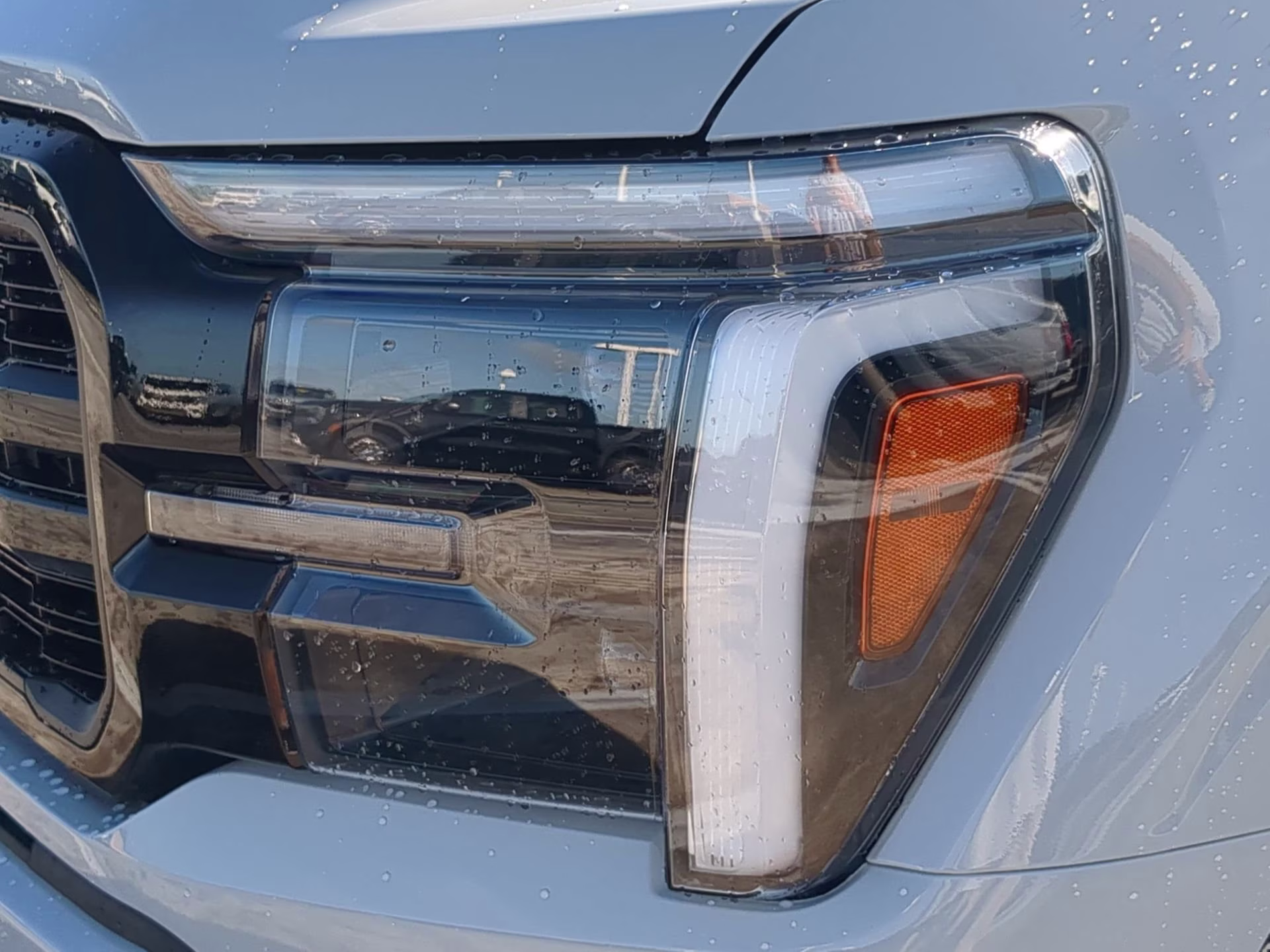 2026 Avalanche Ford F-150 LARIAT Crew Cab Pickup 4X4 Truck