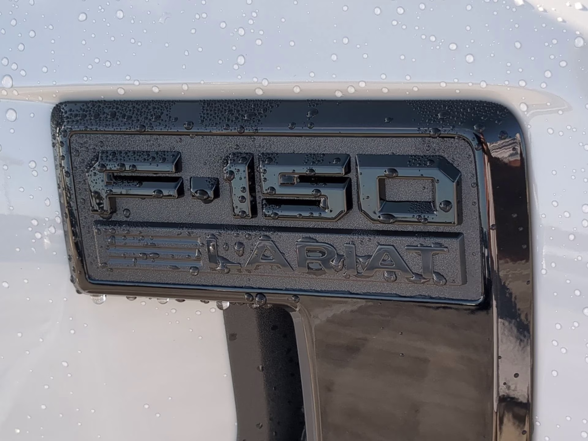 2026 Avalanche Ford F-150 LARIAT Crew Cab Pickup 4X4 Truck