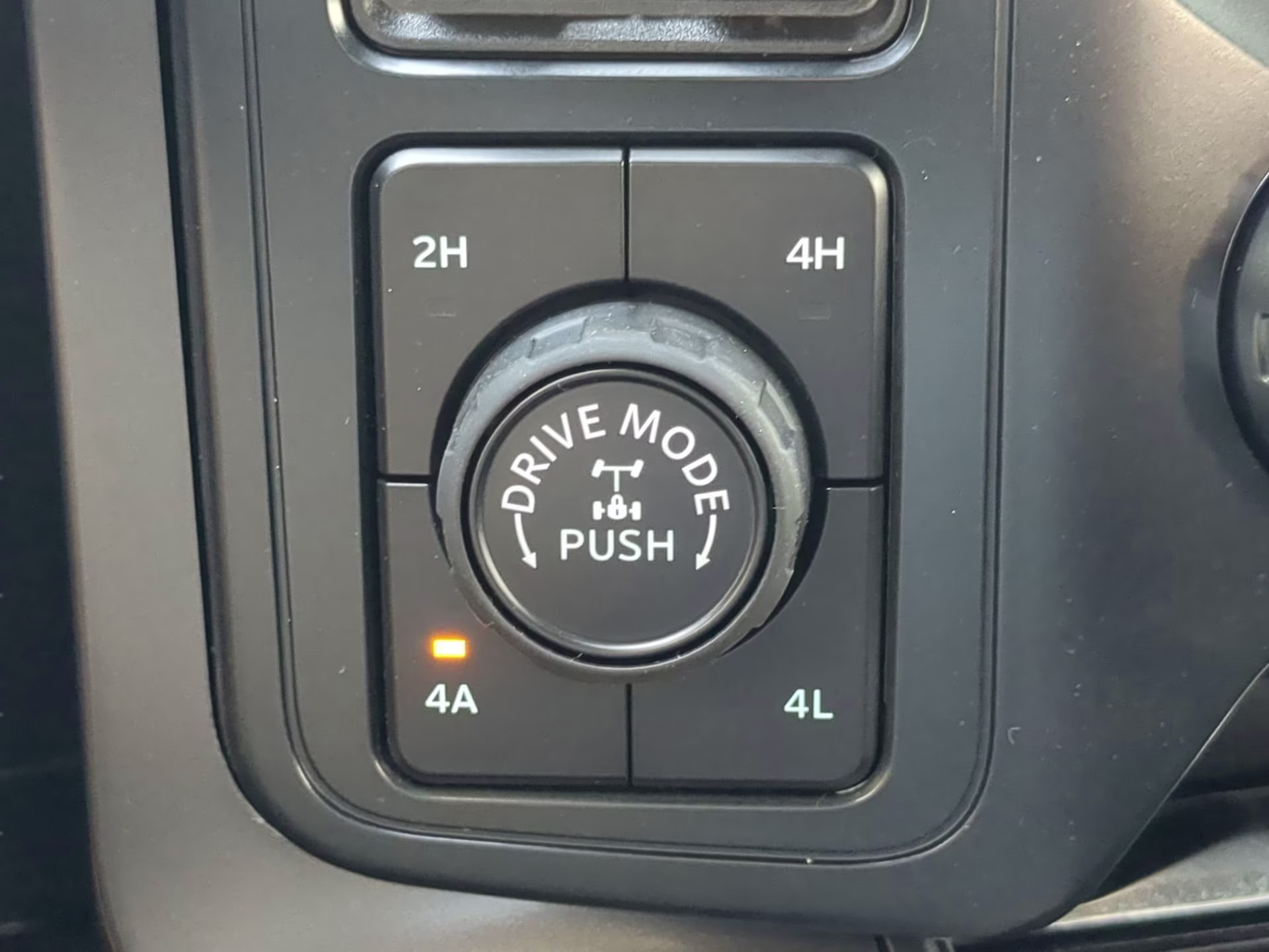 2026 Avalanche Ford F-150 LARIAT Crew Cab Pickup 4X4 Truck