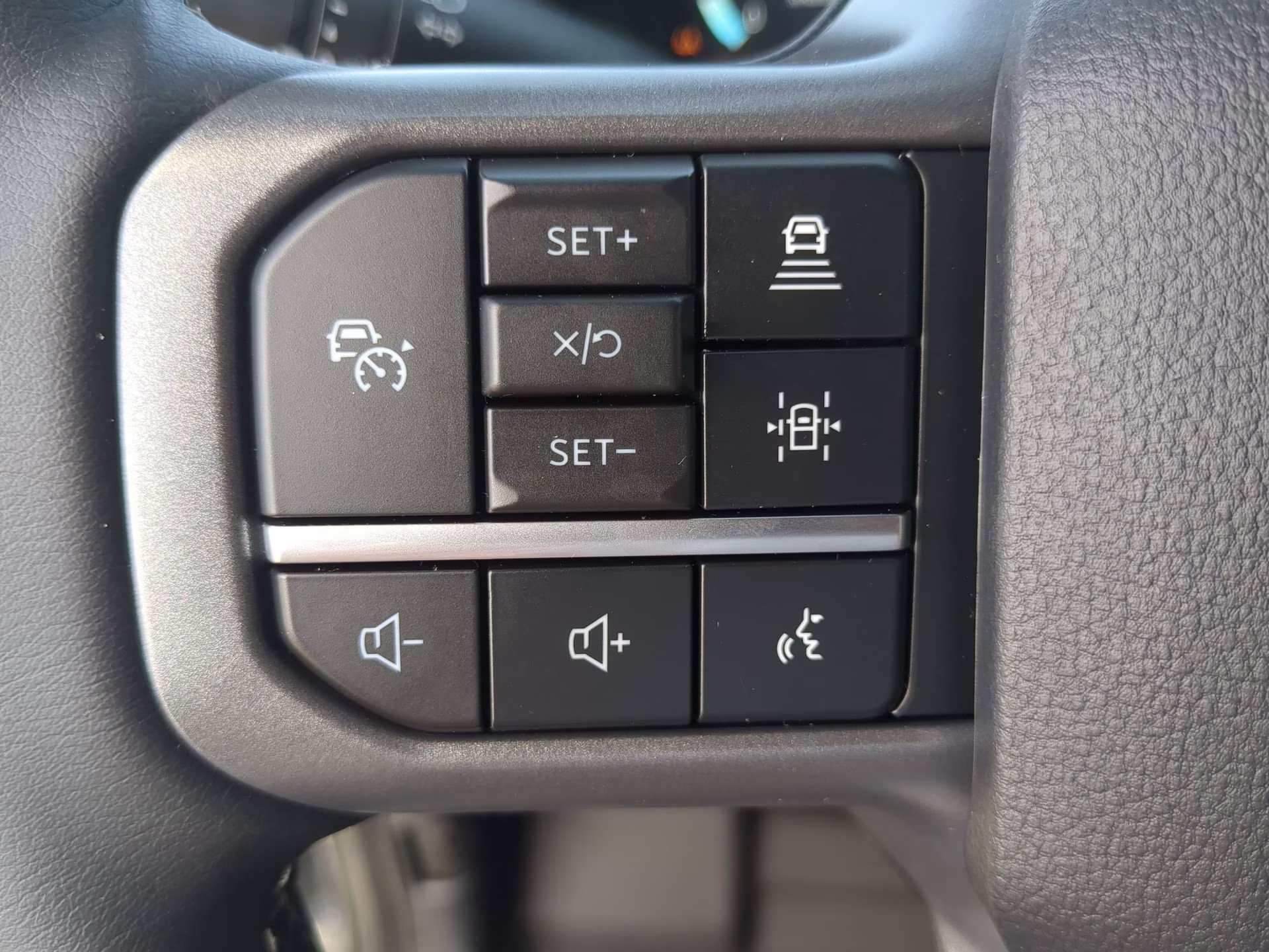 2026 Avalanche Ford F-150 LARIAT Crew Cab Pickup 4X4 Truck