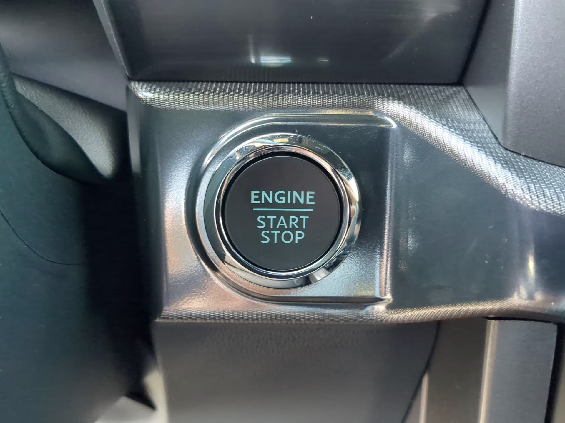 2026 Avalanche Ford F-150 LARIAT Crew Cab Pickup 4X4 Truck