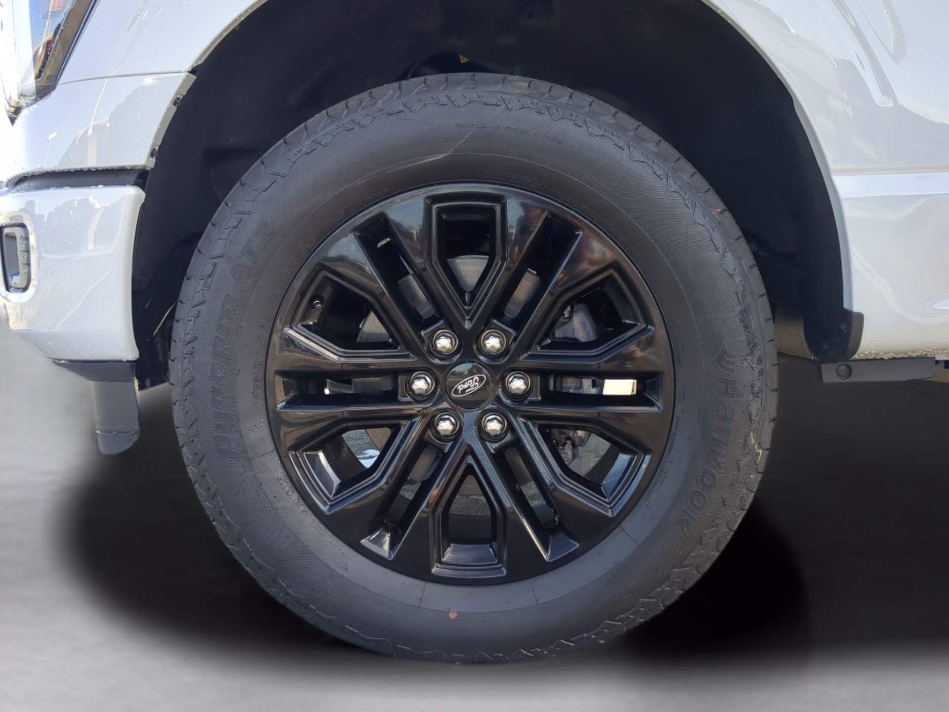 2026 Avalanche Ford F-150 LARIAT Crew Cab Pickup 4X4 Truck
