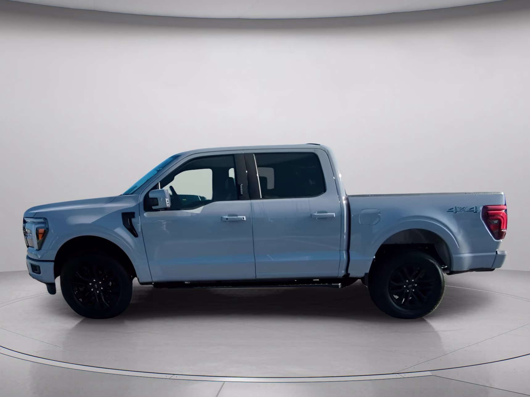 2026 Avalanche Ford F-150 LARIAT Crew Cab Pickup 4X4 Truck