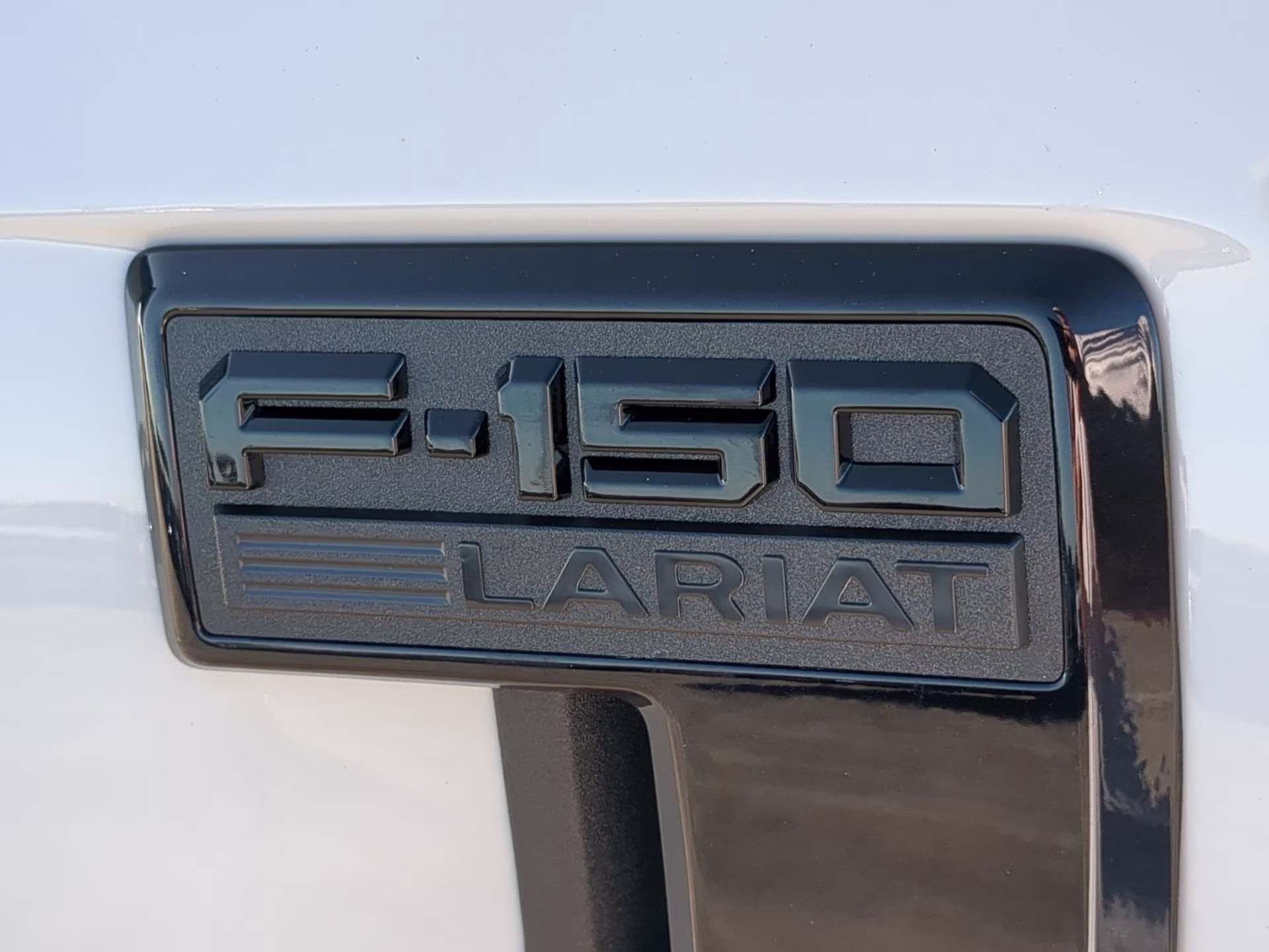 2026 Avalanche Ford F-150 LARIAT Crew Cab Pickup 4X4 Truck