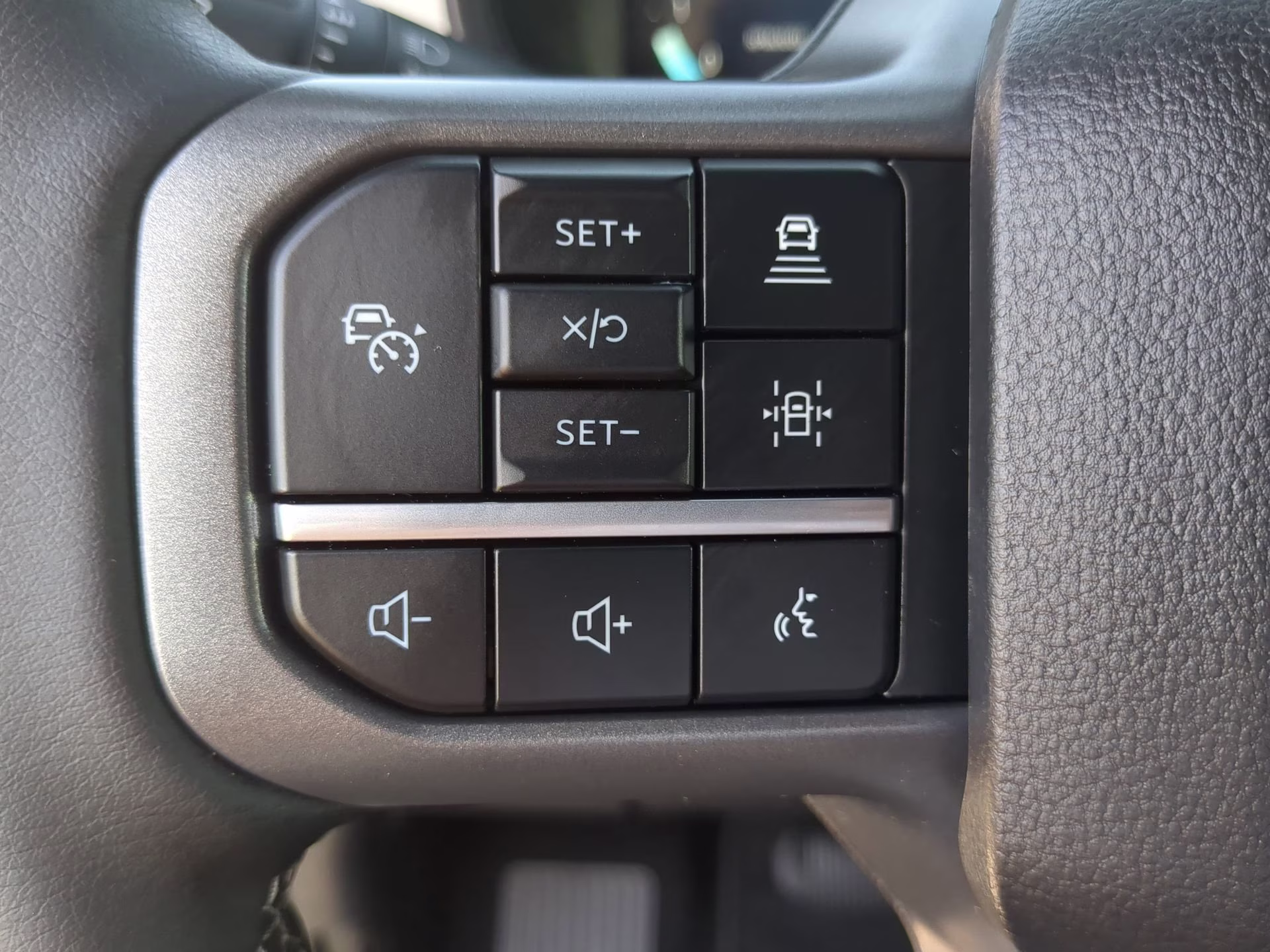 2026 Avalanche Ford F-150 LARIAT Crew Cab Pickup 4X4 Truck