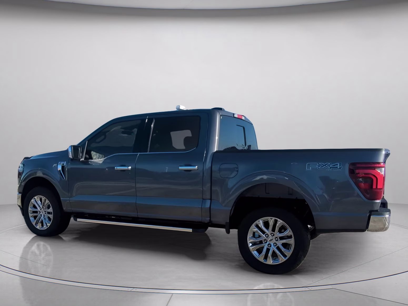 2026 Carbonized Gray Metallic Ford F-150 LARIAT Crew Cab Pickup 4X4 Truck