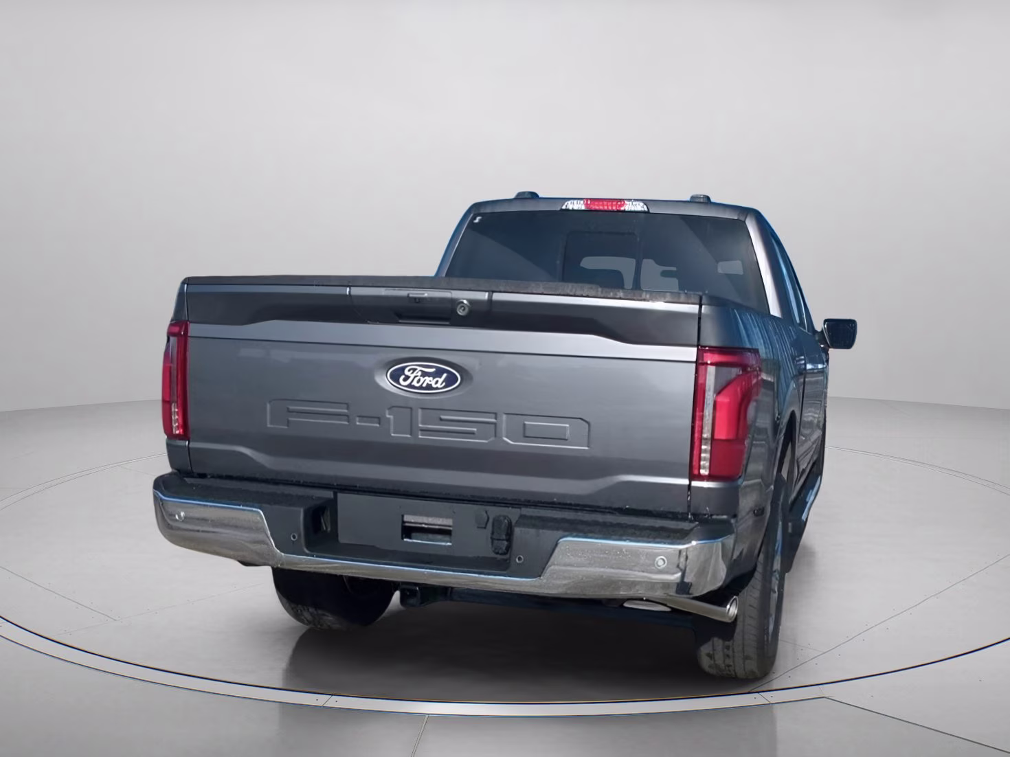 2026 Carbonized Gray Metallic Ford F-150 LARIAT Crew Cab Pickup 4X4 Truck