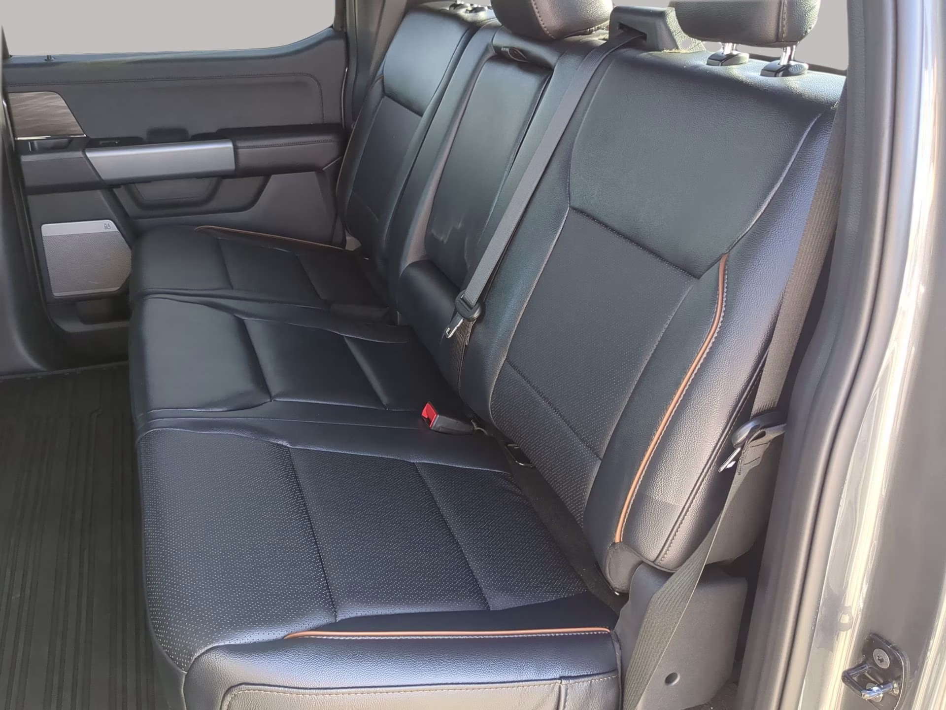 2026 Carbonized Gray Metallic Ford F-150 LARIAT Crew Cab Pickup 4X4 Truck