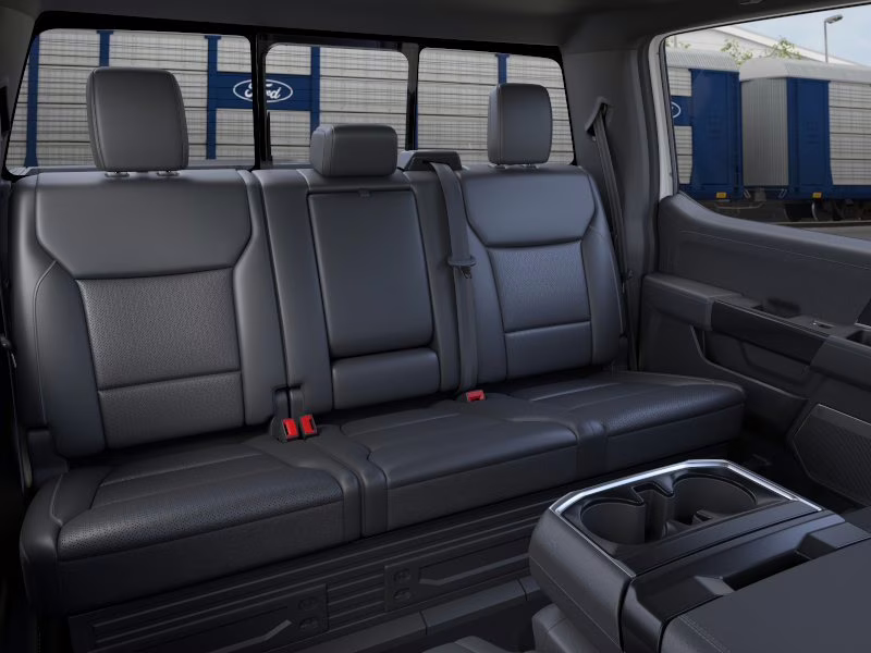 2026 Star White Metallic Tri-Coat Ford F-150 LARIAT Crew Cab Pickup 4X4 Truck