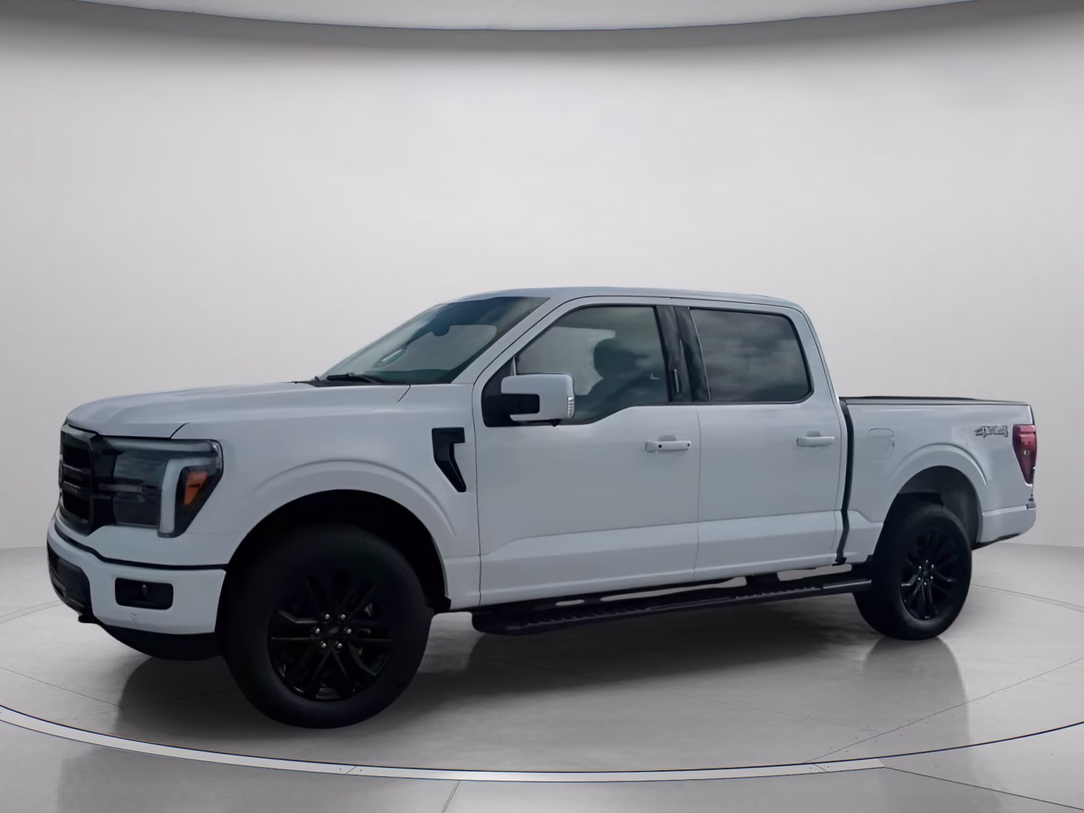 2026 Star White Metallic Tri-Coat Ford F-150 LARIAT Crew Cab Pickup 4X4 Truck