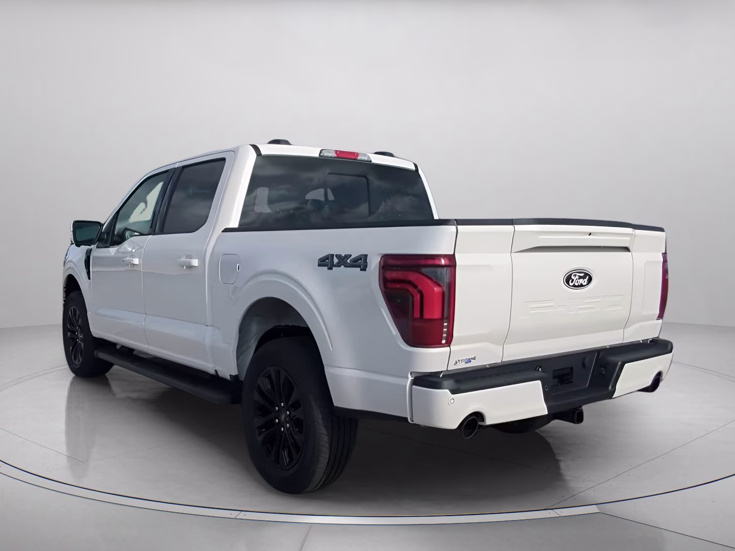 2026 Star White Metallic Tri-Coat Ford F-150 LARIAT Crew Cab Pickup 4X4 Truck