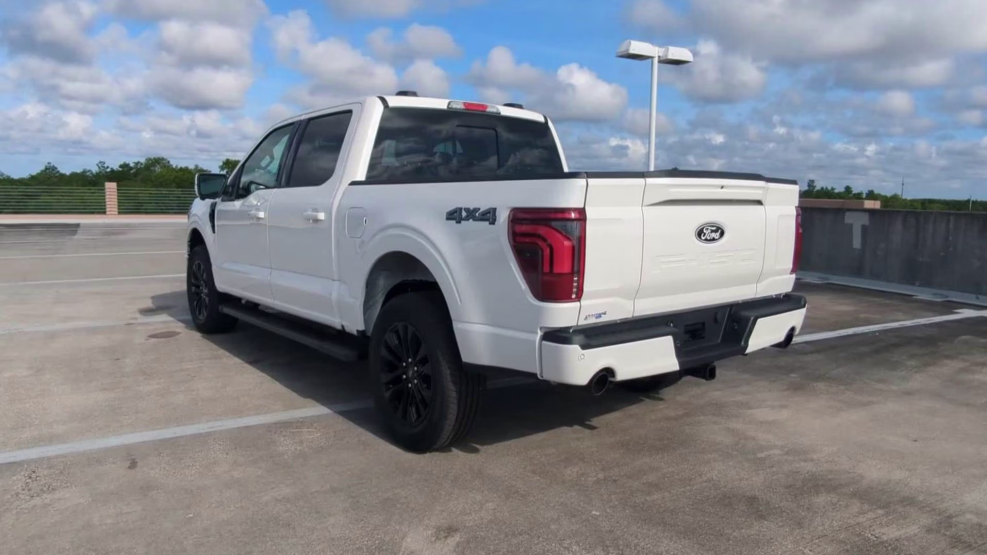 2026 Star White Metallic Tri-Coat Ford F-150 LARIAT Crew Cab Pickup 4X4 Truck
