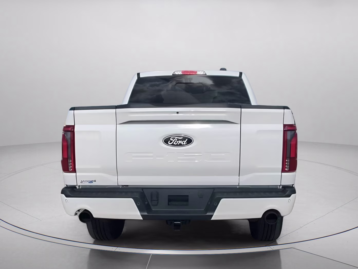 2026 Star White Metallic Tri-Coat Ford F-150 LARIAT Crew Cab Pickup 4X4 Truck